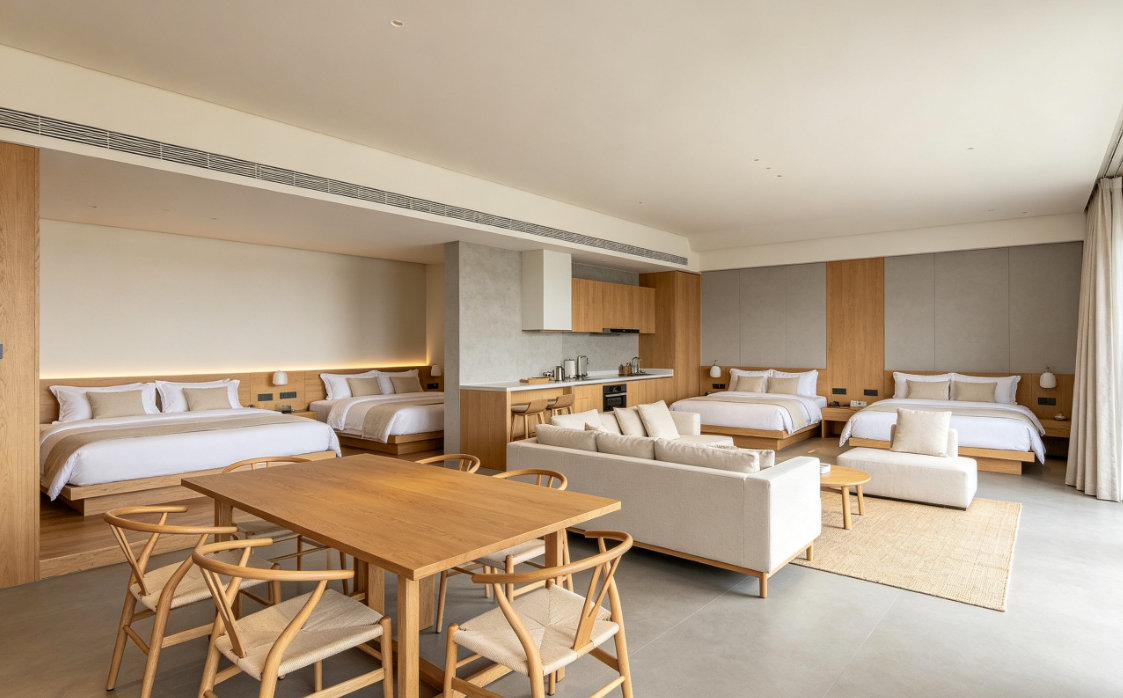 Group Suite – 4–6 Guests | Short-Term Group Stay